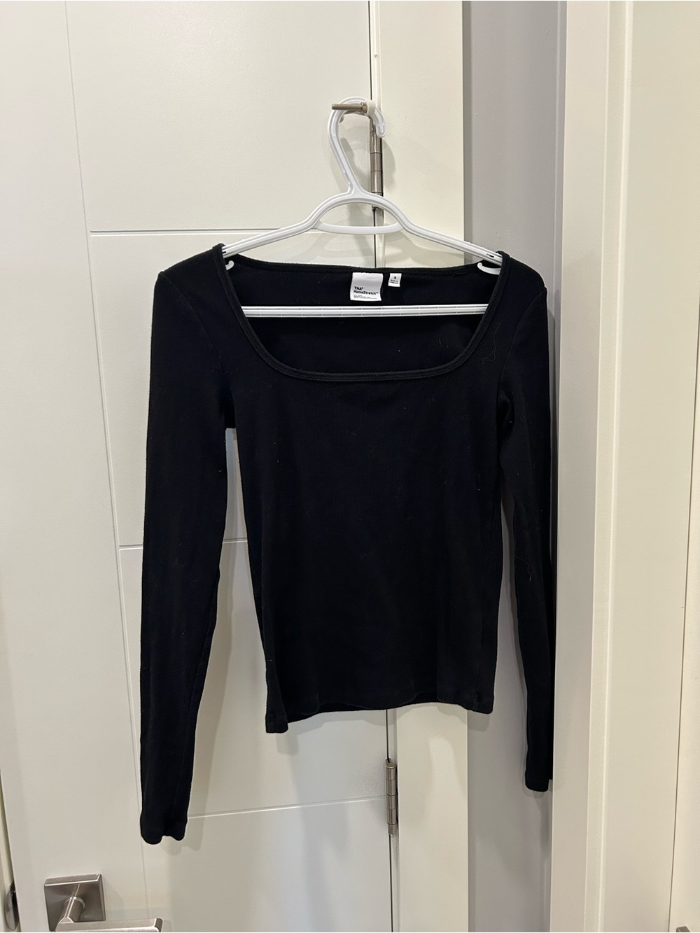 TNA Black Scoop-Neck Long Sleeve Tee